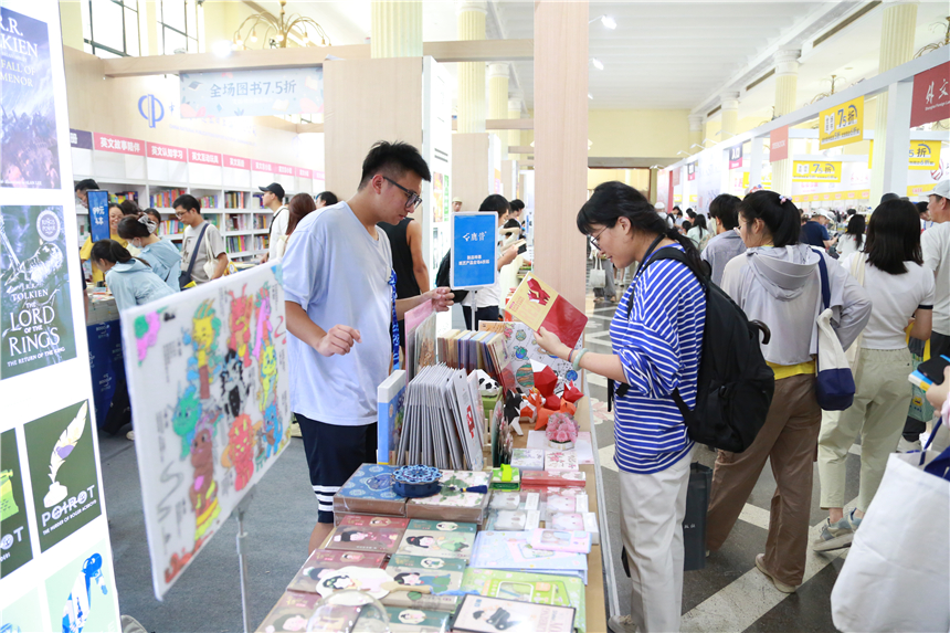 展銷書籍近3萬本，上海書展今日開幕